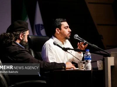 مدیحه سرایان به مداحی جهت می‌دهند