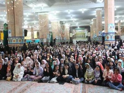 جشن ۳ هزار نفری دختران دهه نودی استان قم در مسجد جمکران برگزار شد