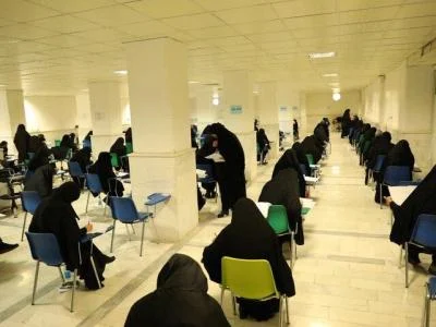 حضور ۶۲۰ نفر از قم در آزمون اعطای مدرک تخصصی به حافظان قرآن کریم