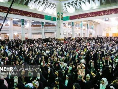 اجتماع ۲۵۰۰ نفری دختران دانشجو در حرم حضرت معصومه(س)