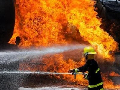 حادثه آتش سوزی گسترده انبار کاه و پلاستیک در قنوات قم