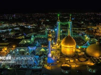 اهتزار پرچم عزای سیدالشهدا (ع) بر فراز گنبد حرم حضرت معصومه(س)