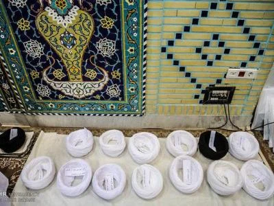 تعدادی از طلاب حوزه علمیه قم ملبس به لباس روحانیت می شوند