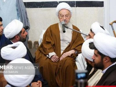توصیههای آیت الله مکارم شیرازی به طلاب ملبس شده به لباس روحانیت
