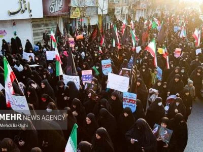 حمایت بانوان قمی از حجاب و عفاف و محکوم کردن اهانت به قرآن کریم
