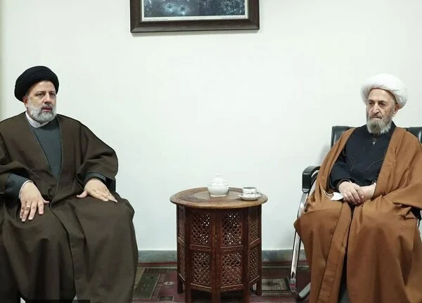 رییس‌جمهور وقت خود را وقف حل مشکلات اقتصادی و سیاسی کرد