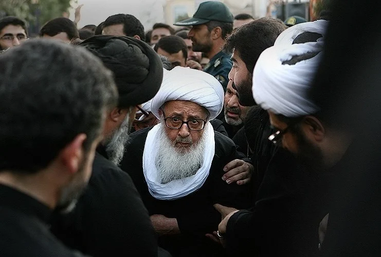 برپایی دسته عزای شهادت امام صادق(ع) با حضور آیت الله وحید خراسانی درقم