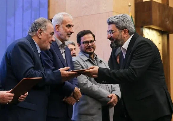 نویسنده قمی رتبه اول داستان نویسی همایش ادبی «سوختگان وصل» را کسب کرد