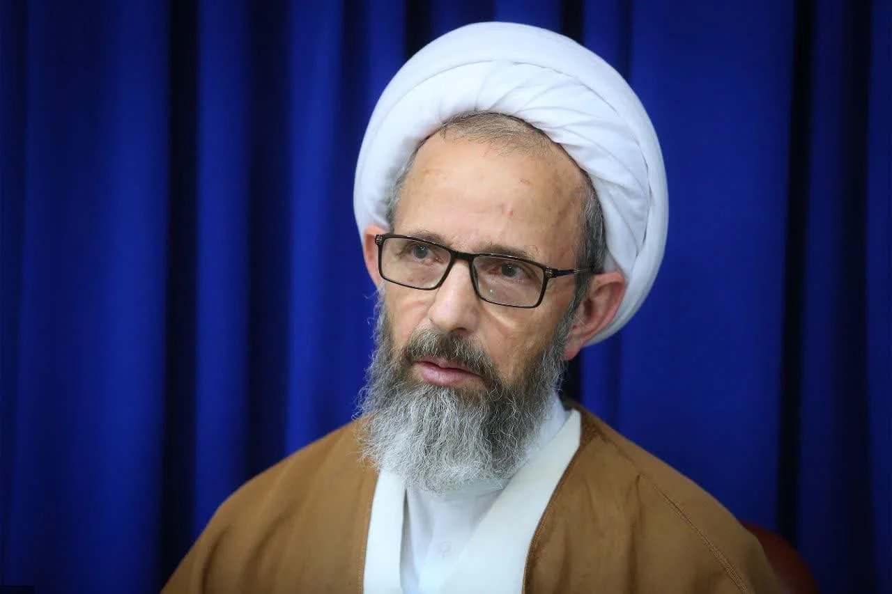 پیام رهبر انقلاب به همایش یکصدمین سالگرد باز تأسیس حوزه قم، منشور دوم روحانیت است