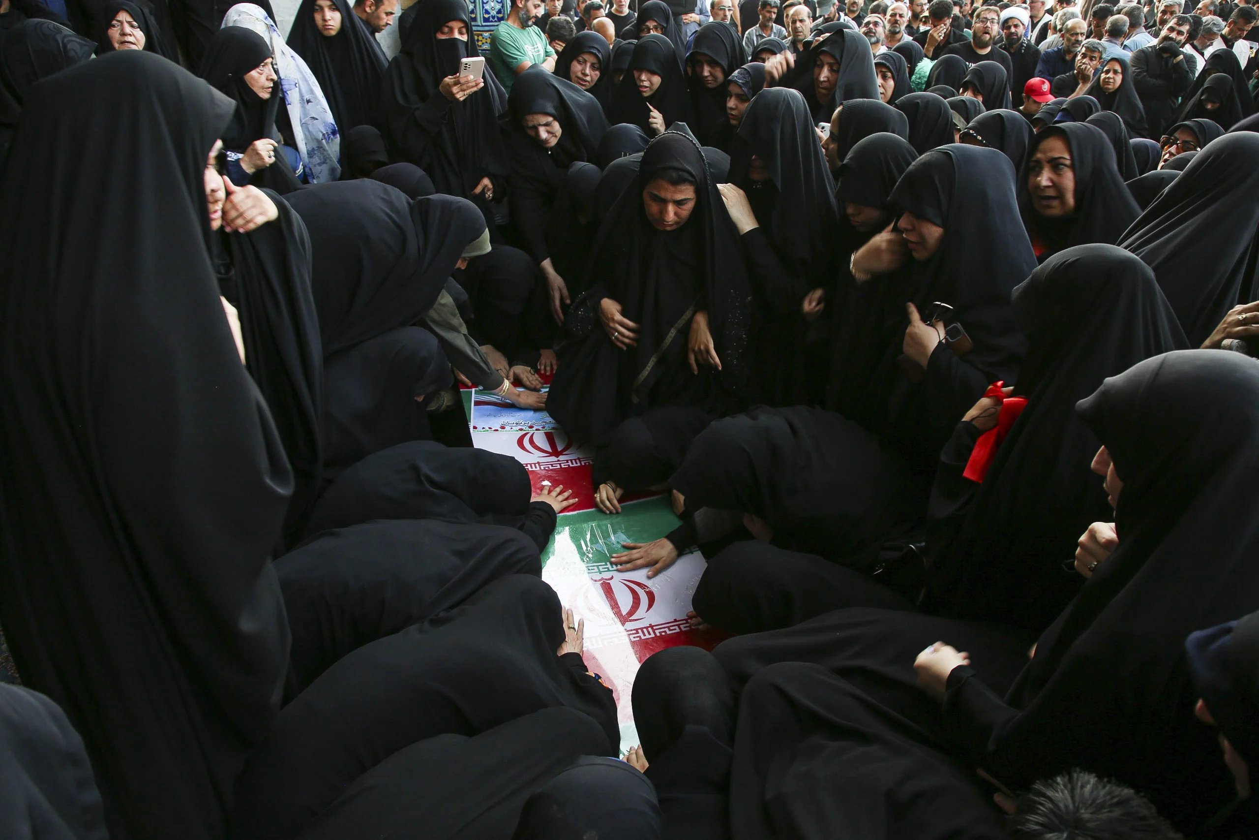 ۳۵ شهید جنگ ۱۲ روزه در شهر مقدس قم تدفین شدند