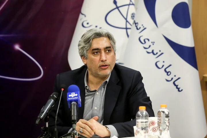 ادای احترام مسئولان قم به مقام شهید دانشمندهستهای «سید امیرحسین فقهی»