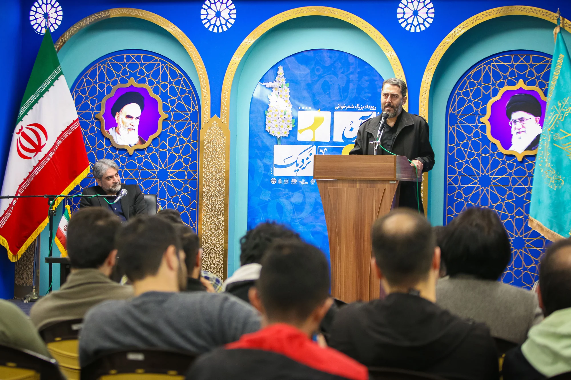 محفل شعر « آن صبح نزدیک» در آستان مسجد جمکران