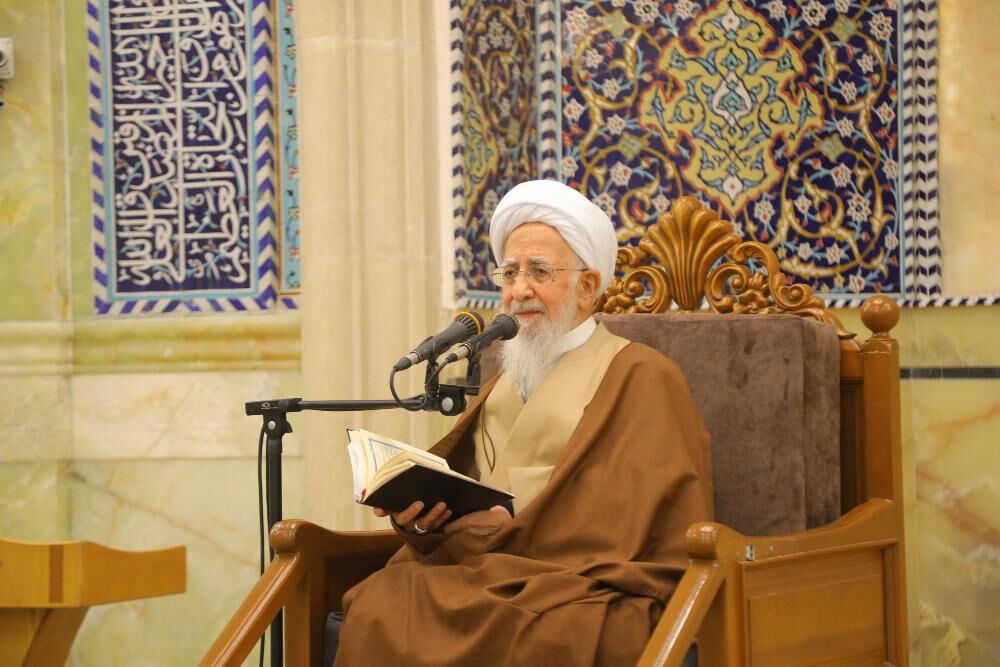 آیت الله جوادی آملی: امنیت کشور را مردان و زنان بزرگ حفظ می کنند