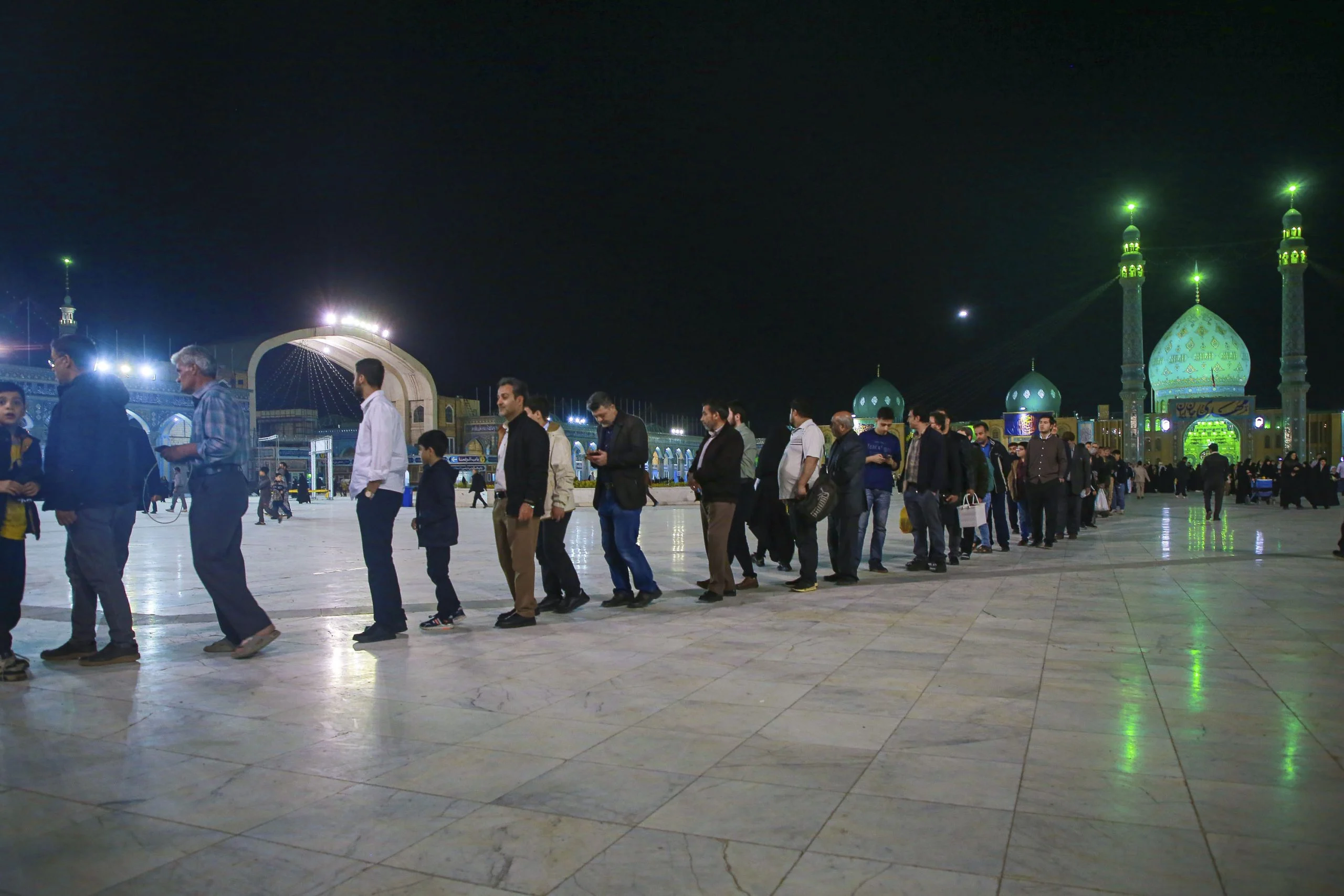 افطاری پنج هزار نفری در آستان مقدس مسجد جمکران
