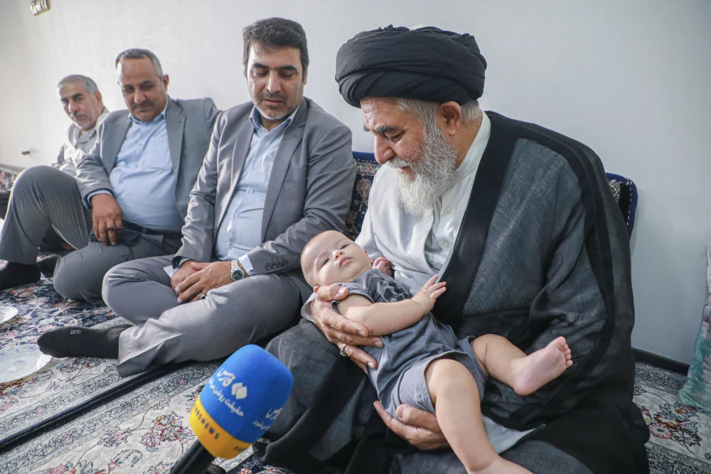 دیدار با خانواده شهدای جنگ تحمیلی سوم به مناسبت روز قم